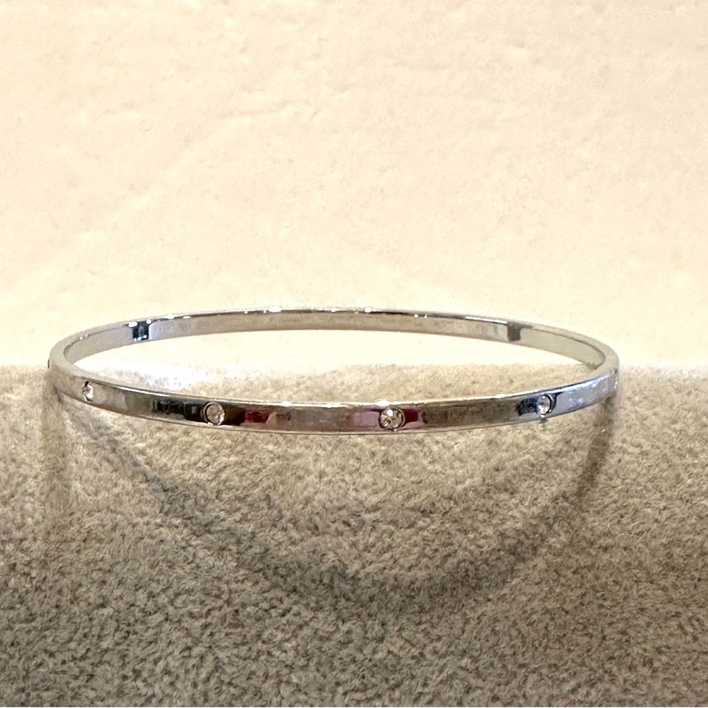 🦢Swarovski Brand Bangle Bracelet, silver plated w/ clear crystals stations